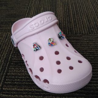 クロックス(crocs)の専用ページです。イニシャルSUZU OTO　7個チャーム(その他)