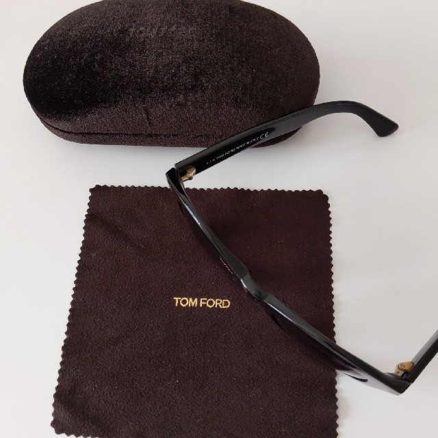 TOM FORD(トムフォード)のTOM FORDサングラス レディースのファッション小物(サングラス/メガネ)の商品写真