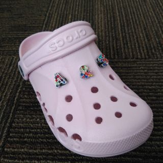 クロックス(crocs)のイニシャル選択自由　2個　クロックス用チャーム(その他)