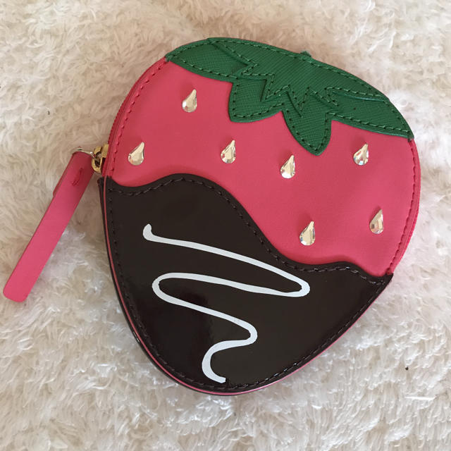 kate spade new york(ケイトスペードニューヨーク)のケイトスペード いちご ストロベリー 小銭入れ レディースのファッション小物(コインケース)の商品写真