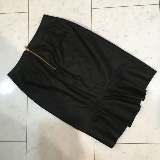 ザラ(ZARA)のフェイクレザーフリルスカート(ひざ丈スカート)