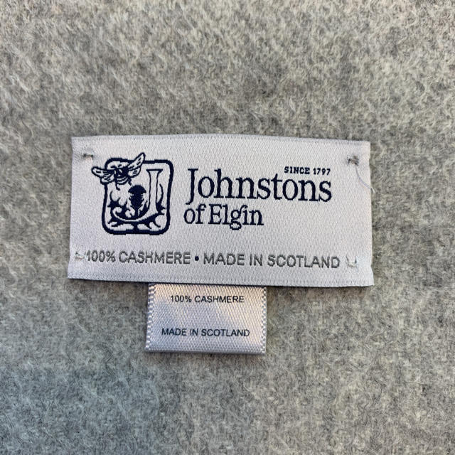 Johnstons(ジョンストンズ)のジョンストンズ　カシミアストール　シルバー レディースのファッション小物(ストール/パシュミナ)の商品写真