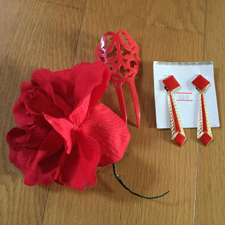 フラメンコ イヤリングと髪飾り、フローレス(花)３点セット 赤(ダンス/バレエ)