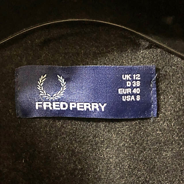 FRED PERRY(フレッドペリー)のかわいくてお洒落な　FRED PERRY フレッドペリー コート レディースのジャケット/アウター(ピーコート)の商品写真