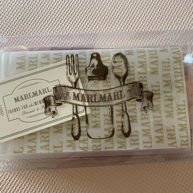 【未使用未開封】MARL マールマール エプロン キッズ/ベビー/マタニティの授乳/お食事用品(お食事エプロン)の商品写真