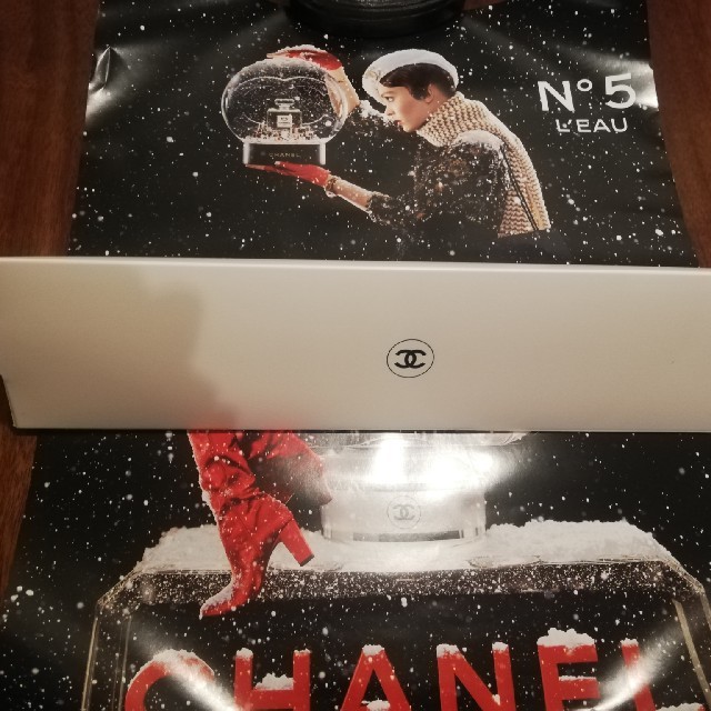 CHANEL(シャネル)のCHANEL　ポスター　非売品　ノベルティ インテリア/住まい/日用品のインテリア/住まい/日用品 その他(その他)の商品写真