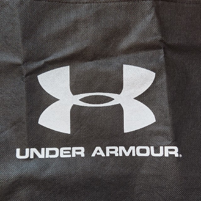 UNDER ARMOUR(アンダーアーマー)のアンダーアーマー 不織布バック メンズのバッグ(エコバッグ)の商品写真