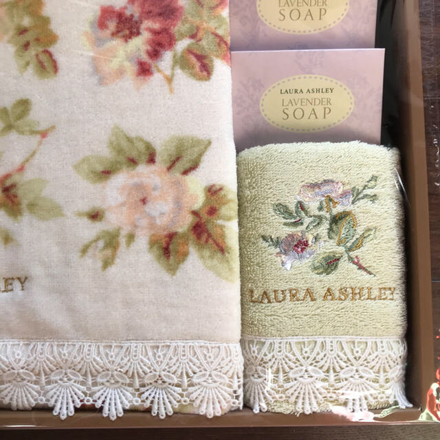 LAURA ASHLEY(ローラアシュレイ)のローラアシュレイ  専用ページ インテリア/住まい/日用品の日用品/生活雑貨/旅行(タオル/バス用品)の商品写真