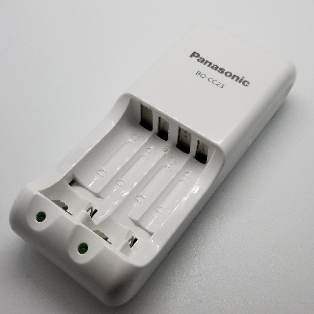 Panasonic(パナソニック)の単3形･単4形 充電式電池専用急速充電器 BQ-CC23 スマホ/家電/カメラの生活家電(変圧器/アダプター)の商品写真
