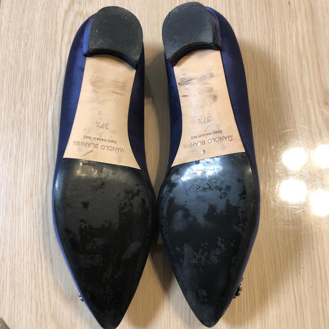 MANOLO BLAHNIK(マノロブラニク)のマノロブラニク　ハンギシ　パンプス　37.5 レディースの靴/シューズ(ハイヒール/パンプス)の商品写真