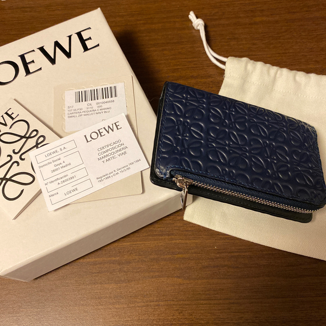 LOEWE - 【ロエベ】カードケース コンパクト財布の通販 by 青空｜ロエベならラクマ