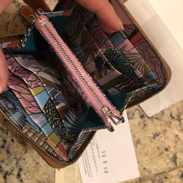 ショッピング格安 HERMES シルクイン コンパクト 財布
