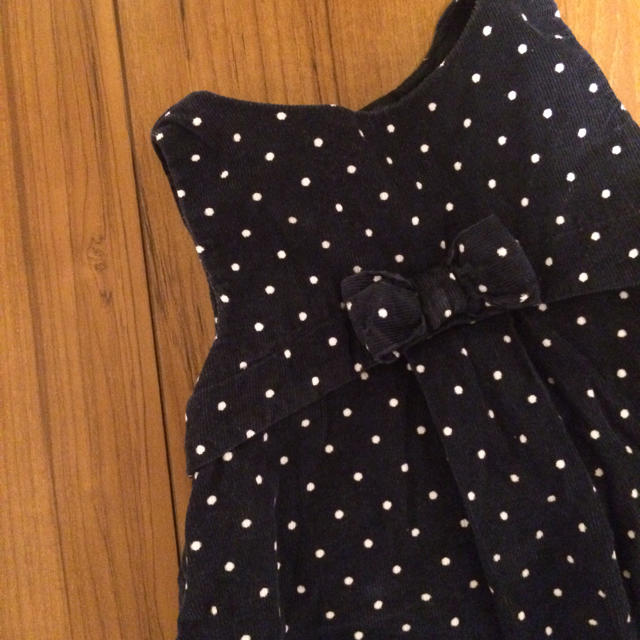 babyGAP(ベビーギャップ)の70コーデュロイ水玉ワンピ キッズ/ベビー/マタニティのベビー服(~85cm)(ワンピース)の商品写真