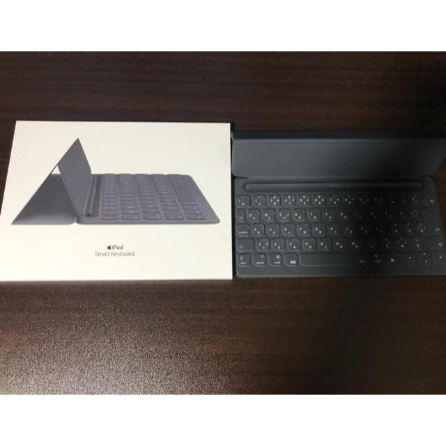 iPad(アイパッド)のiPad Air(第3世代)ipad(第7世代)用　smart keyboard スマホ/家電/カメラのPC/タブレット(その他)の商品写真