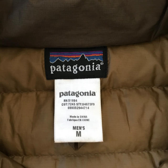 patagonia(パタゴニア)のうーちゃん様専用　パタゴニア  ダウン　メンズ　M メンズのジャケット/アウター(ダウンジャケット)の商品写真