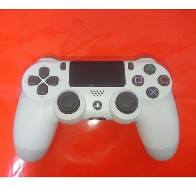 PlayStation4(プレイステーション4)のPS4 Pro 1TB ホワイト CUH‐7200  エンタメ/ホビーのゲームソフト/ゲーム機本体(家庭用ゲーム機本体)の商品写真