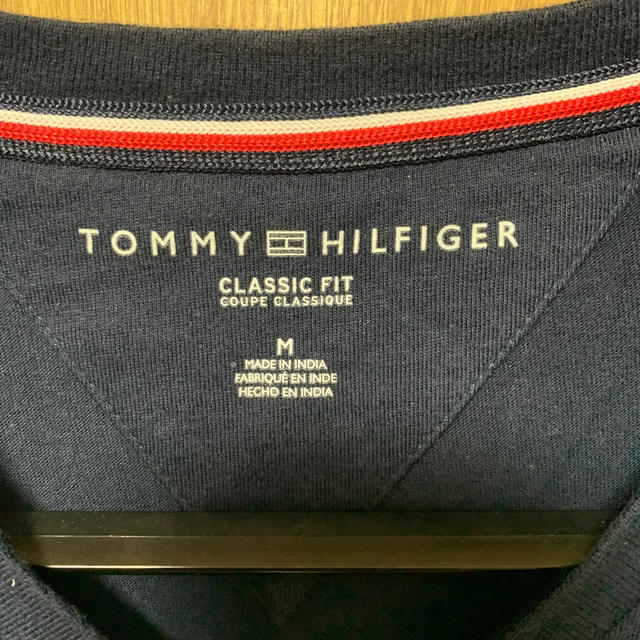 TOMMY HILFIGER(トミーヒルフィガー)のトミーヒルフィガー　VネックTシャツ　新品未使用品　 メンズのトップス(Tシャツ/カットソー(半袖/袖なし))の商品写真