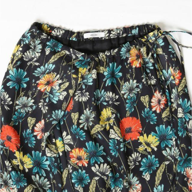 IENA(イエナ)のIENA chere DEVEAUXプリントスリットスカート レディースのスカート(ロングスカート)の商品写真