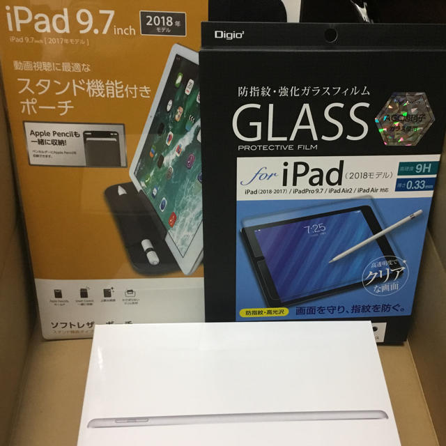 【新品未開封】iPad 128gb wifiモデル シルバー (第６世代)PC/タブレット