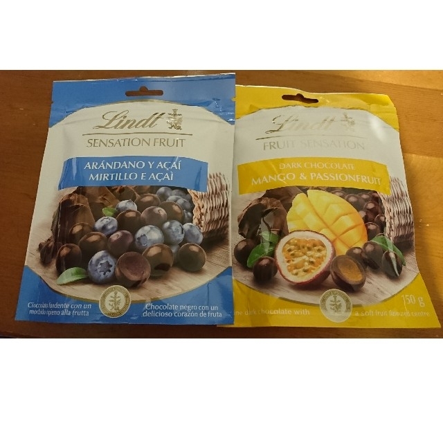 Lindt(リンツ)のLindt フルーツセレクション150gx2 食品/飲料/酒の食品(菓子/デザート)の商品写真