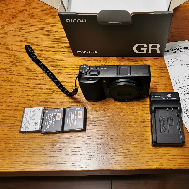 RICOH - リコーRICHO GRIII 保証残、社外便充電器、バッテリー二個つき、リング欠の通販 by suntaro3466's