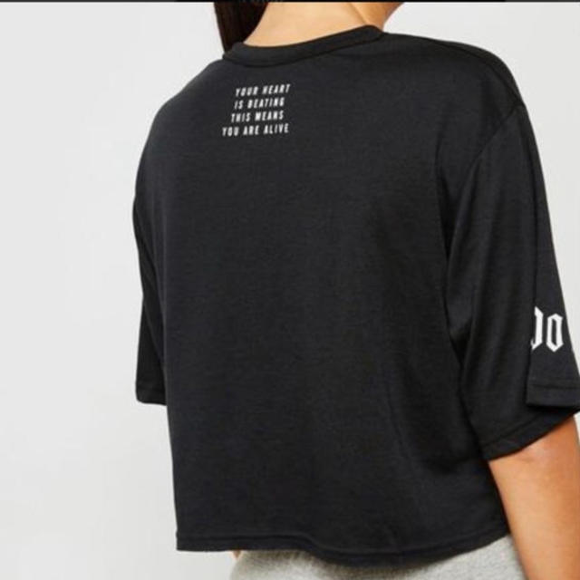 NIKE(ナイキ)の新品未使用 NIKE ショートTシャツ レディース  レディースのトップス(Tシャツ(半袖/袖なし))の商品写真