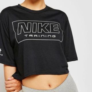 ナイキ(NIKE)の新品未使用 NIKE ショートTシャツ レディース (Tシャツ(半袖/袖なし))