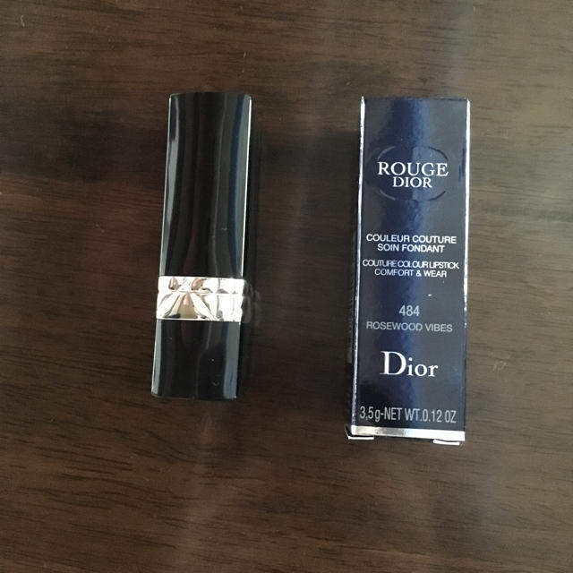 Dior(ディオール)のディオール グロウバイブス ルージュ 484 新品未使用限定 コスメ/美容のベースメイク/化粧品(口紅)の商品写真