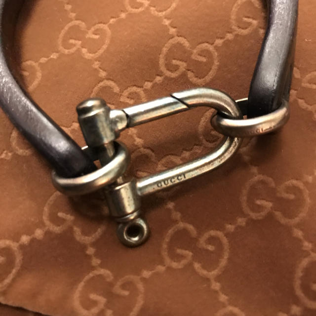 Gucci(グッチ)の正規品　GUCCHI ブレスレット　革　グッチ メンズのアクセサリー(ブレスレット)の商品写真