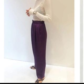 トゥデイフル(TODAYFUL)のTODAYFUL Silkete Rough Pants パープル 36(カジュアルパンツ)