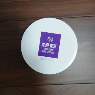 ザボディショップ(THE BODY SHOP)の※rugger様 専用ボディショップ  ボディクリーム ホワイトムスク 200g(ボディローション/ミルク)