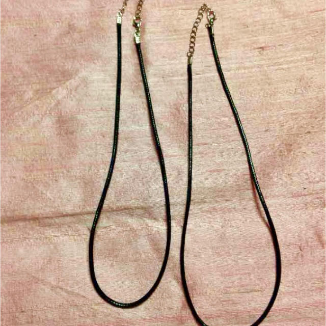 革紐 新品 ネックレス用 アジャスター付き43〜48㎝ ハンドメイドの素材/材料(各種パーツ)の商品写真