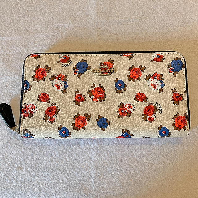 新品 COACH コーチ 長財布 花柄 白系