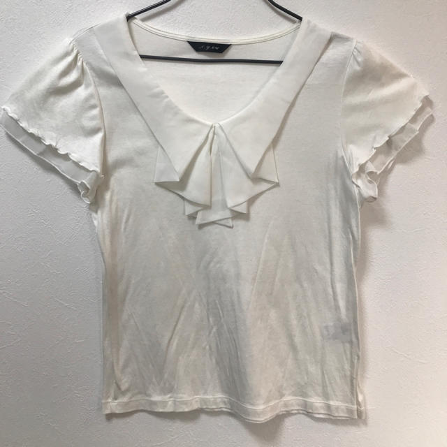 しまむら(シマムラ)のブラウス　Tシャツ　白　ホワイト レディースのトップス(シャツ/ブラウス(半袖/袖なし))の商品写真