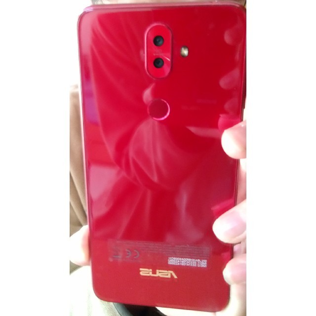 ASUS(エイスース)のzenfone5Q  レッド スマホ/家電/カメラのスマートフォン/携帯電話(スマートフォン本体)の商品写真