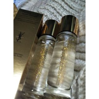 イヴサンローランボーテ(Yves Saint Laurent Beaute)のイヴサンローラン ラディアント タッチ ブラープライマー　30ml 2本セット!(化粧下地)