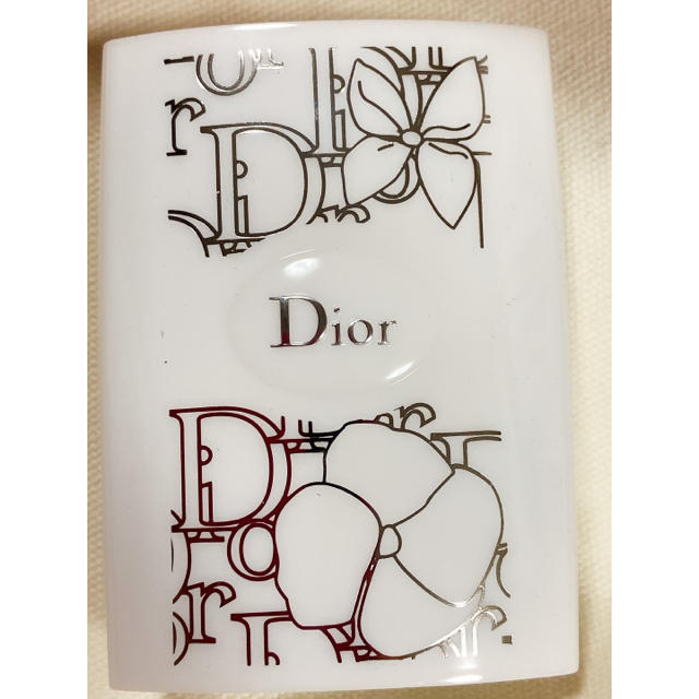 Christian Dior(クリスチャンディオール)の新品★Diorファンデーションケース コスメ/美容のベースメイク/化粧品(ファンデーション)の商品写真