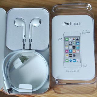 アイポッドタッチ(iPod touch)のipod touch　イヤホン、USBケーブル(ヘッドフォン/イヤフォン)