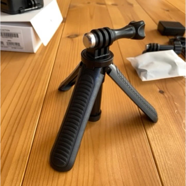 DJI osmo action アクションカメラ ビデオカメラ 美品 スマホ/家電/カメラのカメラ(ビデオカメラ)の商品写真