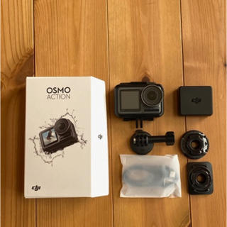 DJI osmo action アクションカメラ ビデオカメラ 美品(ビデオカメラ)