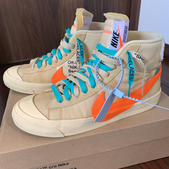 NIKE(ナイキ)のnike off-white blazer ナイキ オフホワイト ブレーザー メンズの靴/シューズ(スニーカー)の商品写真