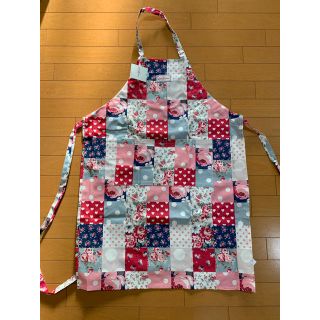 キャスキッドソン(Cath Kidston)の【新品】CathKidston キャスキッドソン　エプロン(収納/キッチン雑貨)