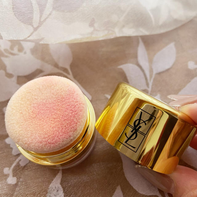 Yves Saint Laurent Beaute(イヴサンローランボーテ)の【美品】イヴサンローラン ぽんぽん チーク   コスメ/美容のベースメイク/化粧品(チーク)の商品写真