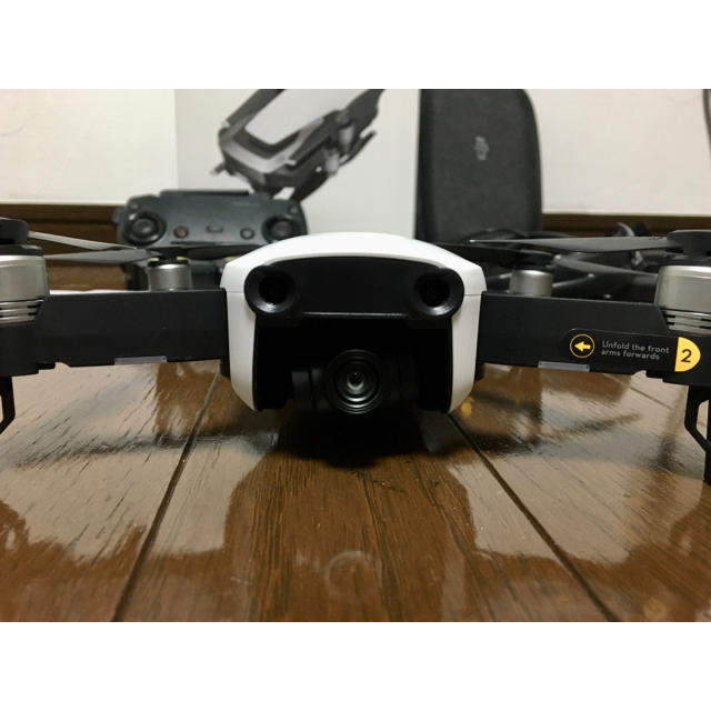 DJI Mavic air バッテリー３つ　ドローン　値下げ エンタメ/ホビーのテーブルゲーム/ホビー(航空機)の商品写真