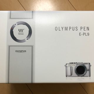 オリンパス(OLYMPUS)のアリス様専用　未使用　印あり　PEN E-PL9 EZダブルズームキットホワイト(ミラーレス一眼)