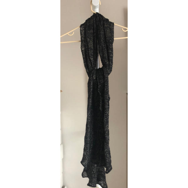黒×ゴールド　ふわふわニットストール レディースのファッション小物(ストール/パシュミナ)の商品写真