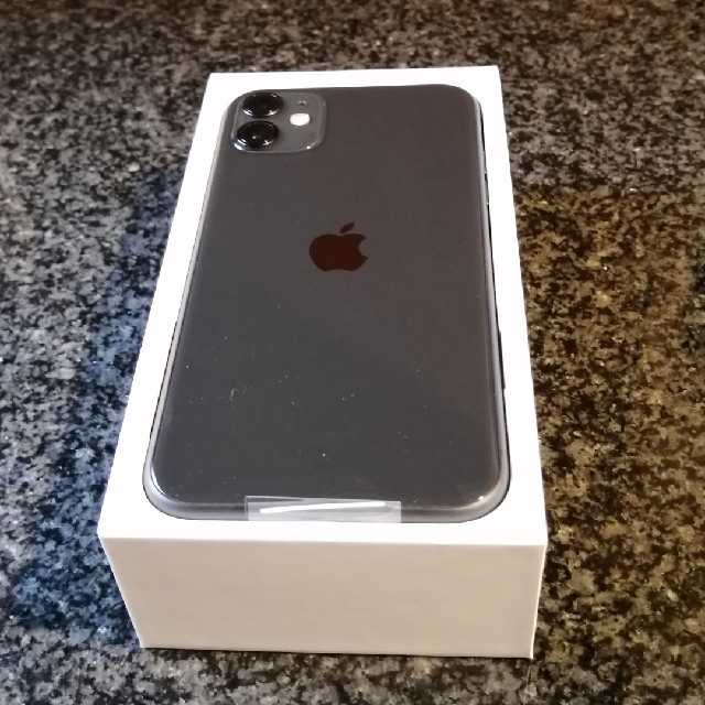 【新品】iPhone11 64GB ブラック　ドコモ版　SIMロック解除済