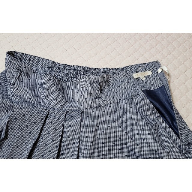 L'EST ROSE(レストローズ)のレストローズ　ドット柄スカート　ネイビーブルー レディースのスカート(ひざ丈スカート)の商品写真