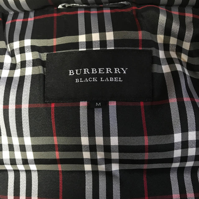 BURBERRY(バーバリー)のBURBERRY BLACK LABEL フード　ファー付　ダウンベスト メンズのジャケット/アウター(ダウンベスト)の商品写真