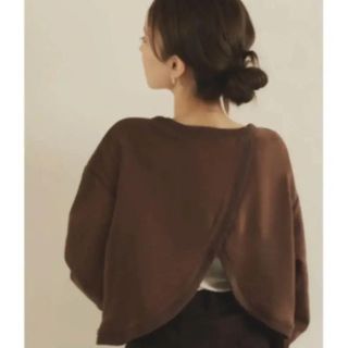 トゥデイフル(TODAYFUL)の【値下げしました】louren back slit sweat brown(トレーナー/スウェット)